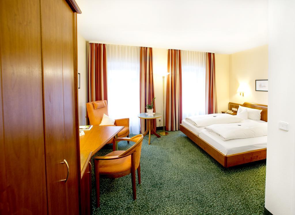 Hotel Weisses Lamm Veitshochheim Luaran gambar