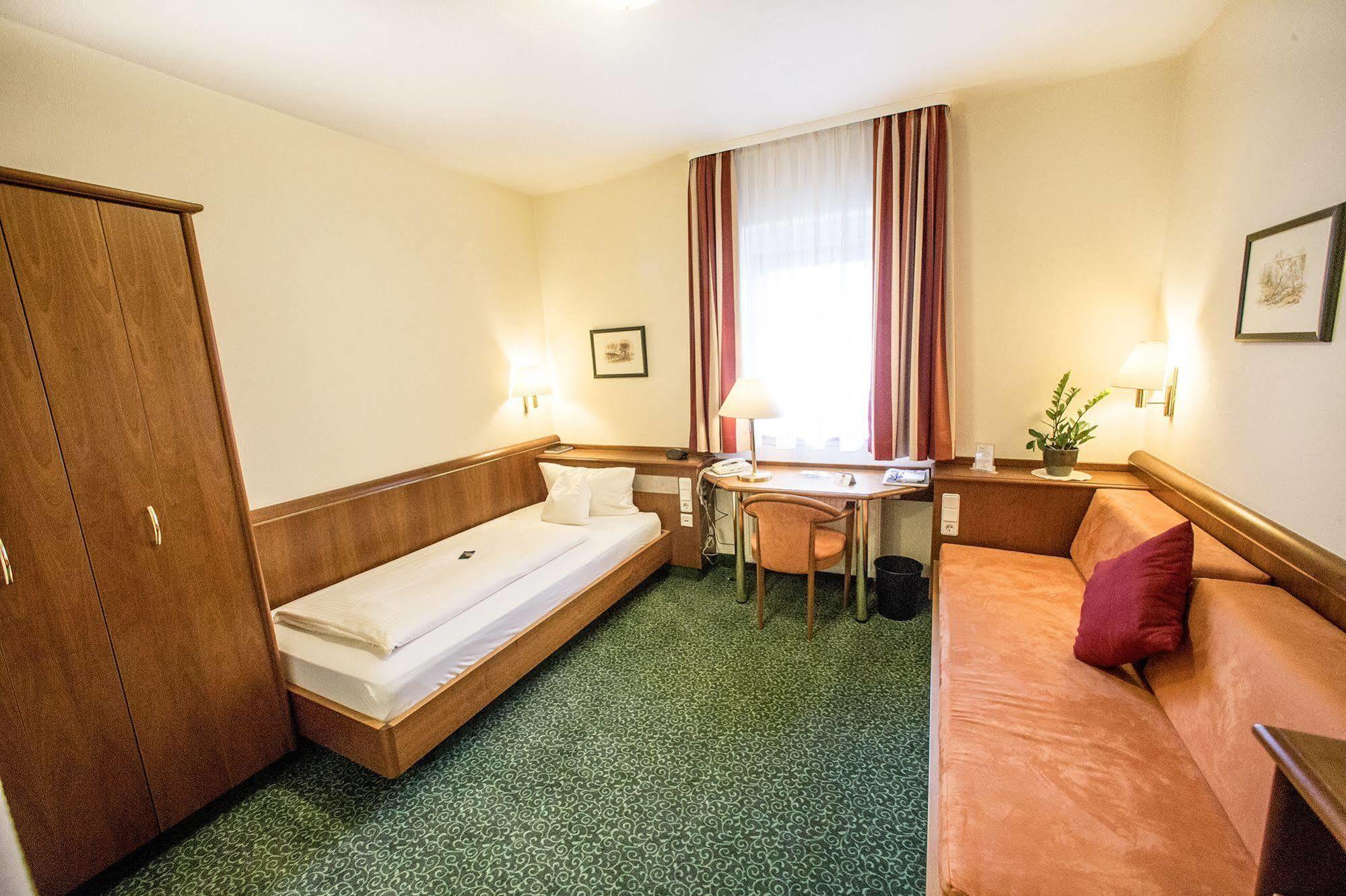 Hotel Weisses Lamm Veitshochheim Luaran gambar